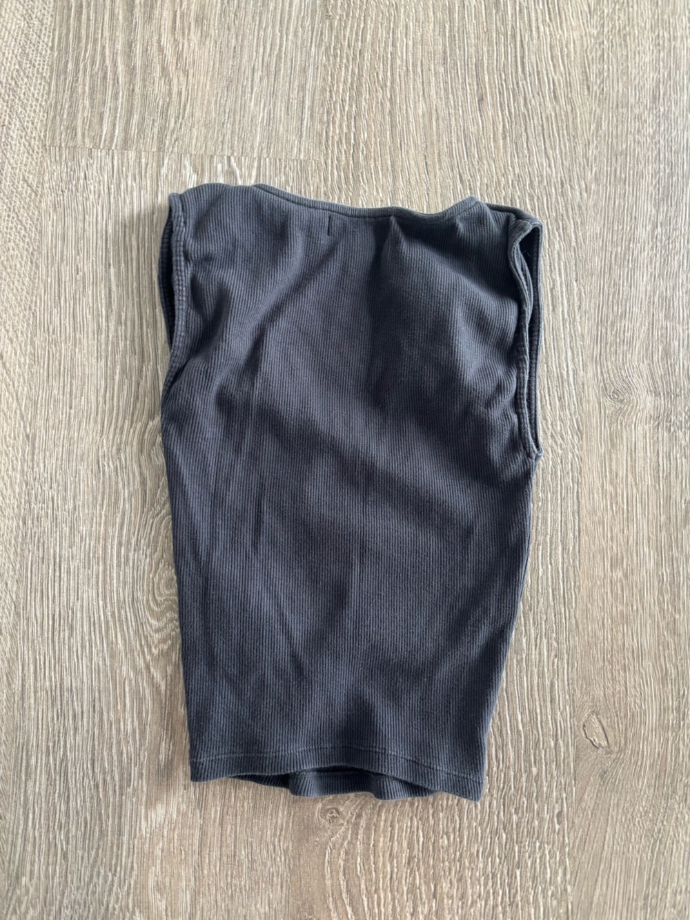 Motel Rocks Black V-Neck Ribbed Tank Top - Picture 2 of 3